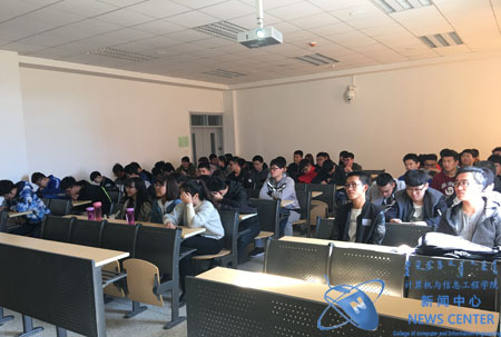 活动现场 计算机学院 祁铭星 摄