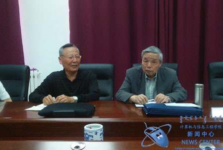 李宗信老师主持会议 计算机学院 冯涛 摄