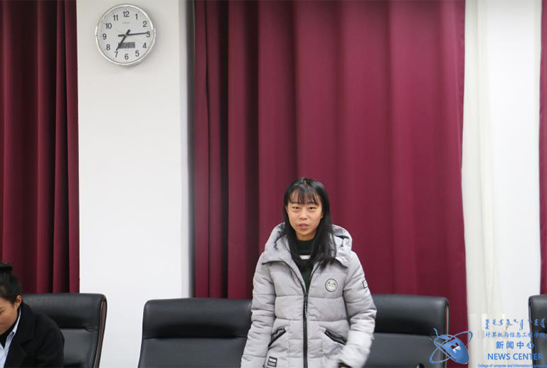同学发言 计算机学院 王佳琦 摄