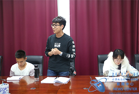 同学发言 计算机学院 王佳琦 摄